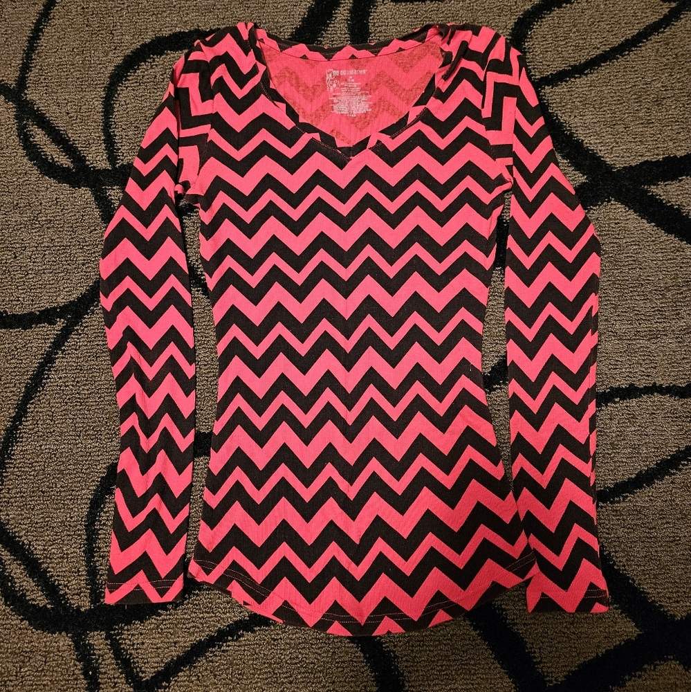 Women’s Chevron Long Sleeve Top - Hot Pink & Black